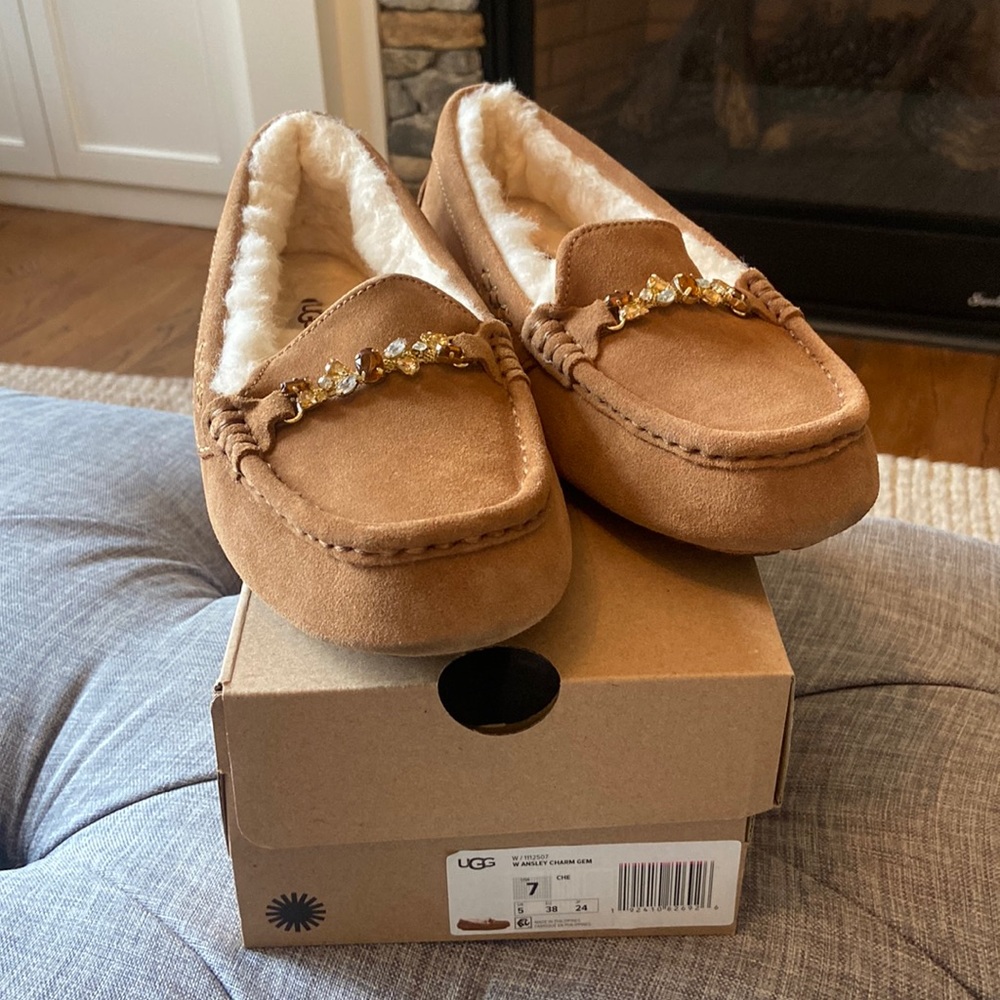 UGG Ansley Charm Gem Chestnut Suede Slippers- NEW